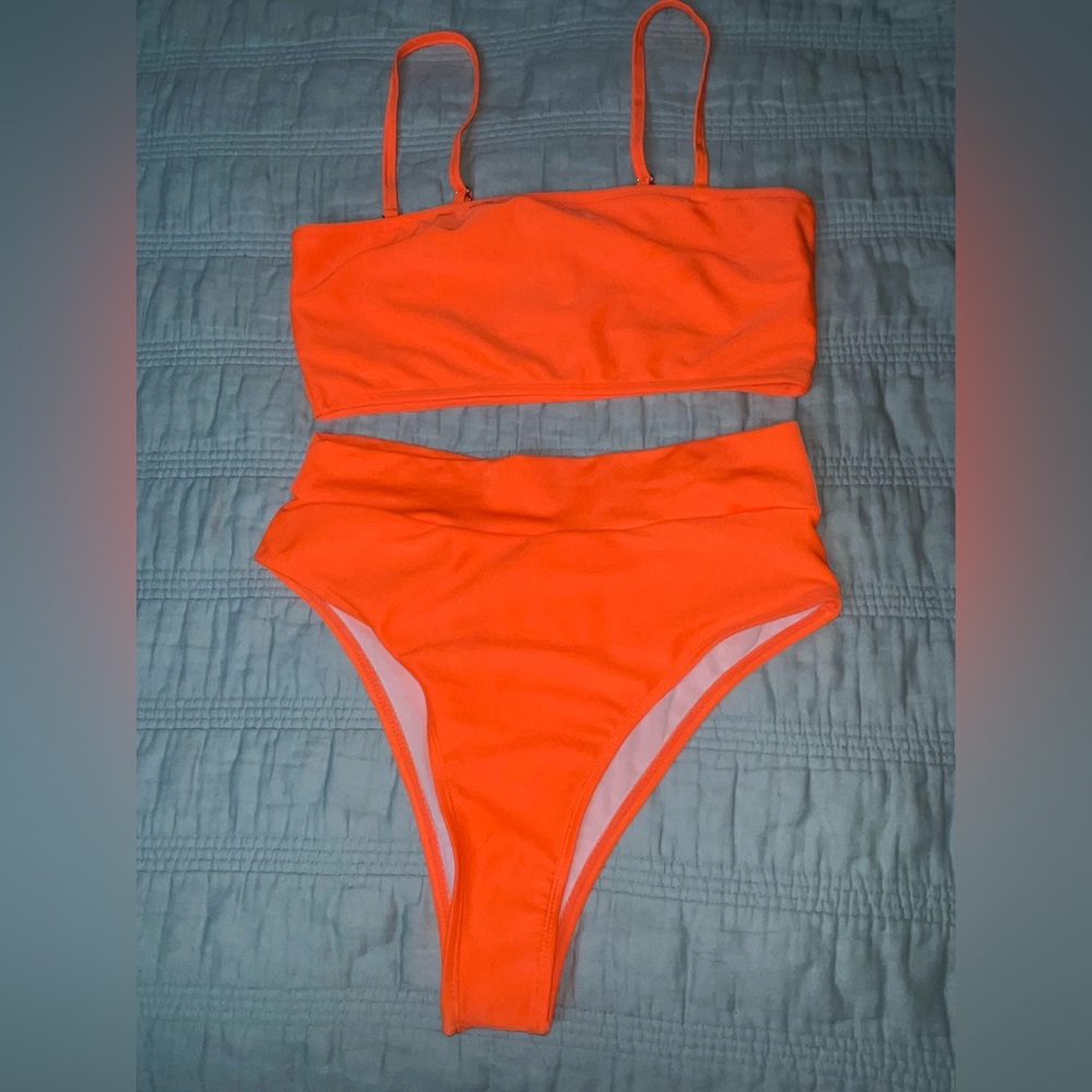🍊Orange Tube Top, High Rise Cheeky Bottom Bikini Size M